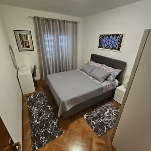 Grgic Apartment Trogir