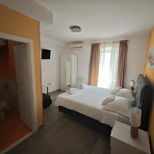 *** Guest house Nirvana & Croatia